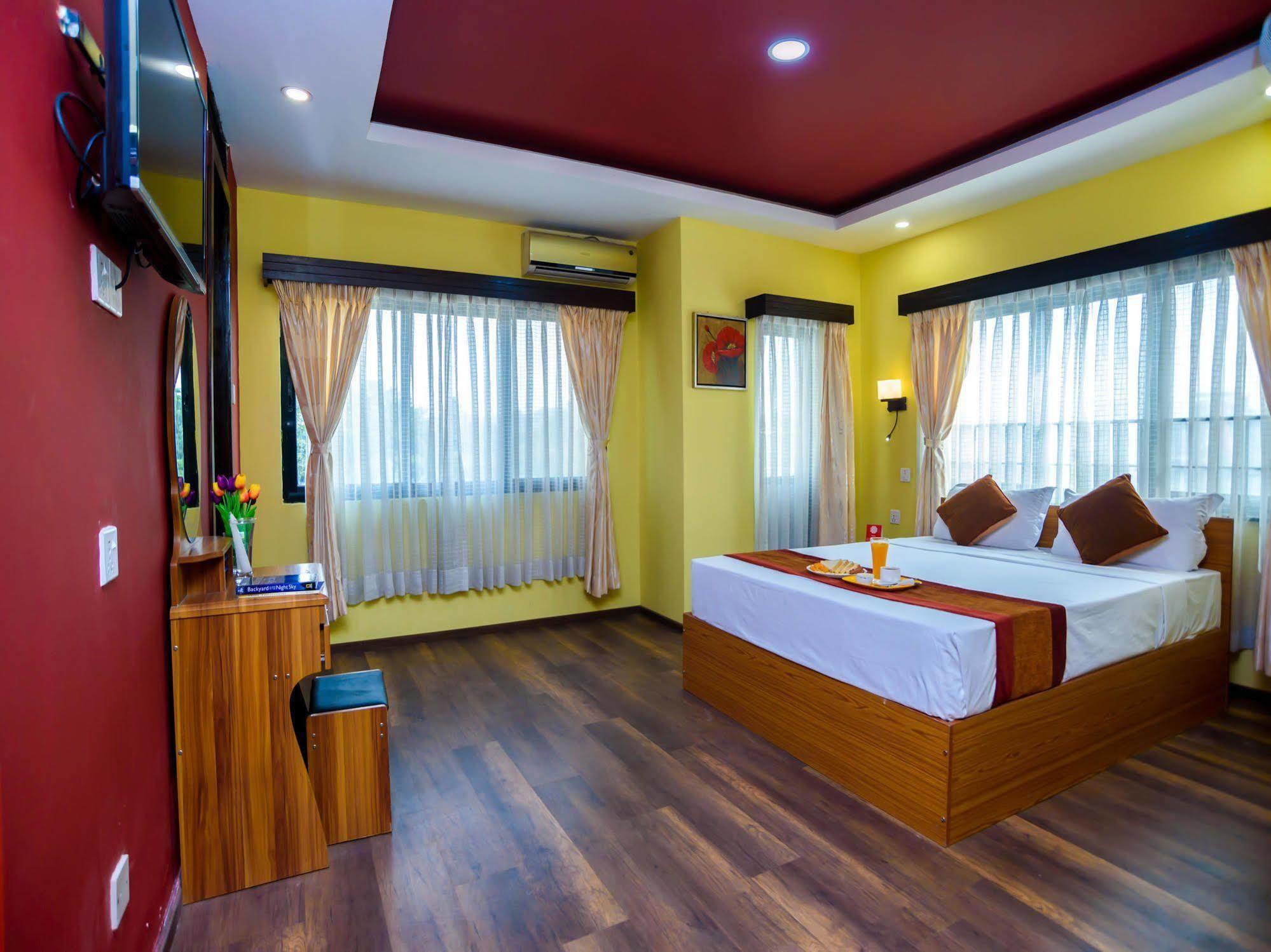 Oyo 105 Hotel Travel Inn Kathmandu Exterior photo