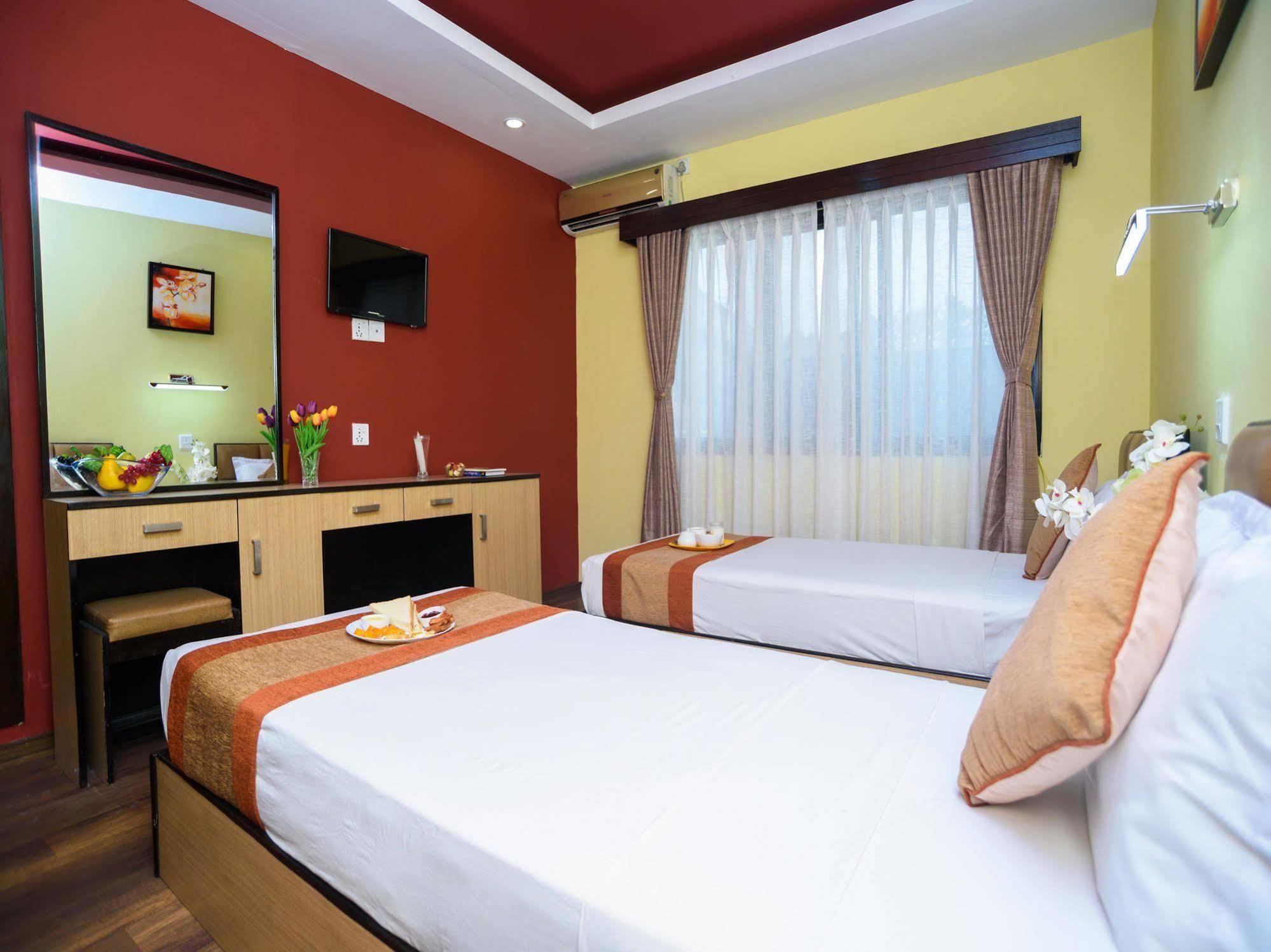 Oyo 105 Hotel Travel Inn Kathmandu Exterior photo
