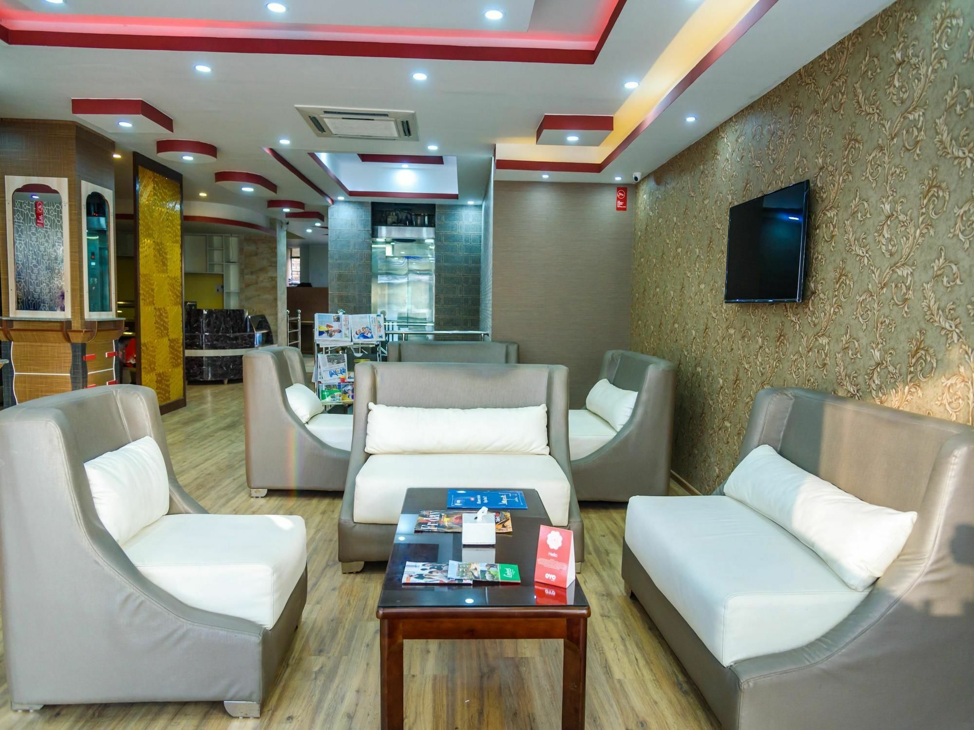 Oyo 105 Hotel Travel Inn Kathmandu Exterior photo